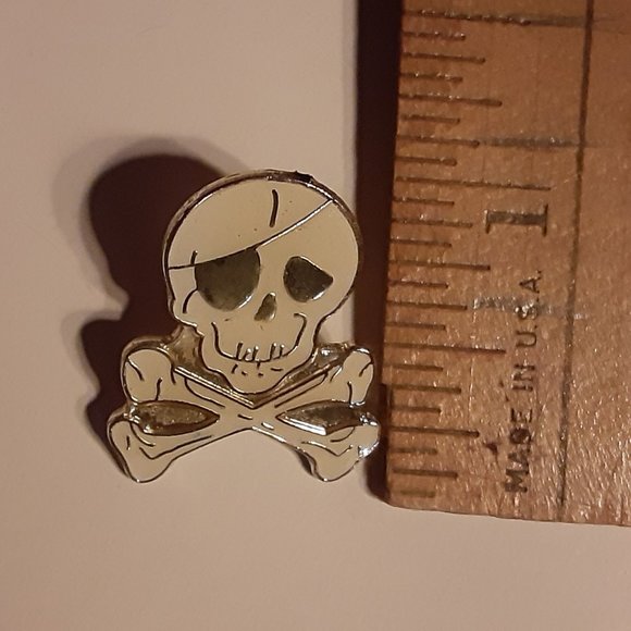 1" Skull White Jolly Roger with Eyepatch & Crossed Bones - Picture 2 of 3